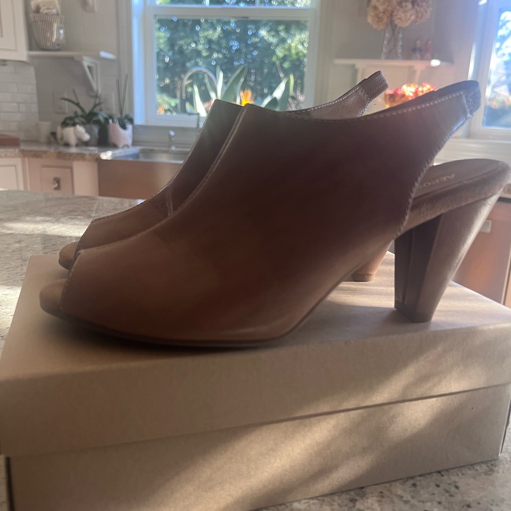 AEROSOLES Tan Women's Peep-Toe Mules - Picture 4 of 9